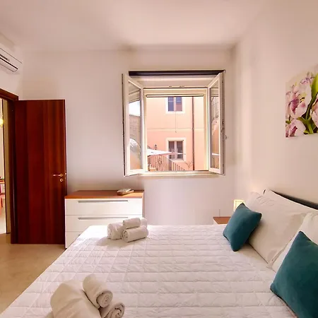 Holiday home Corte Dei Fiori Di Casa Camilla Journey Marittima